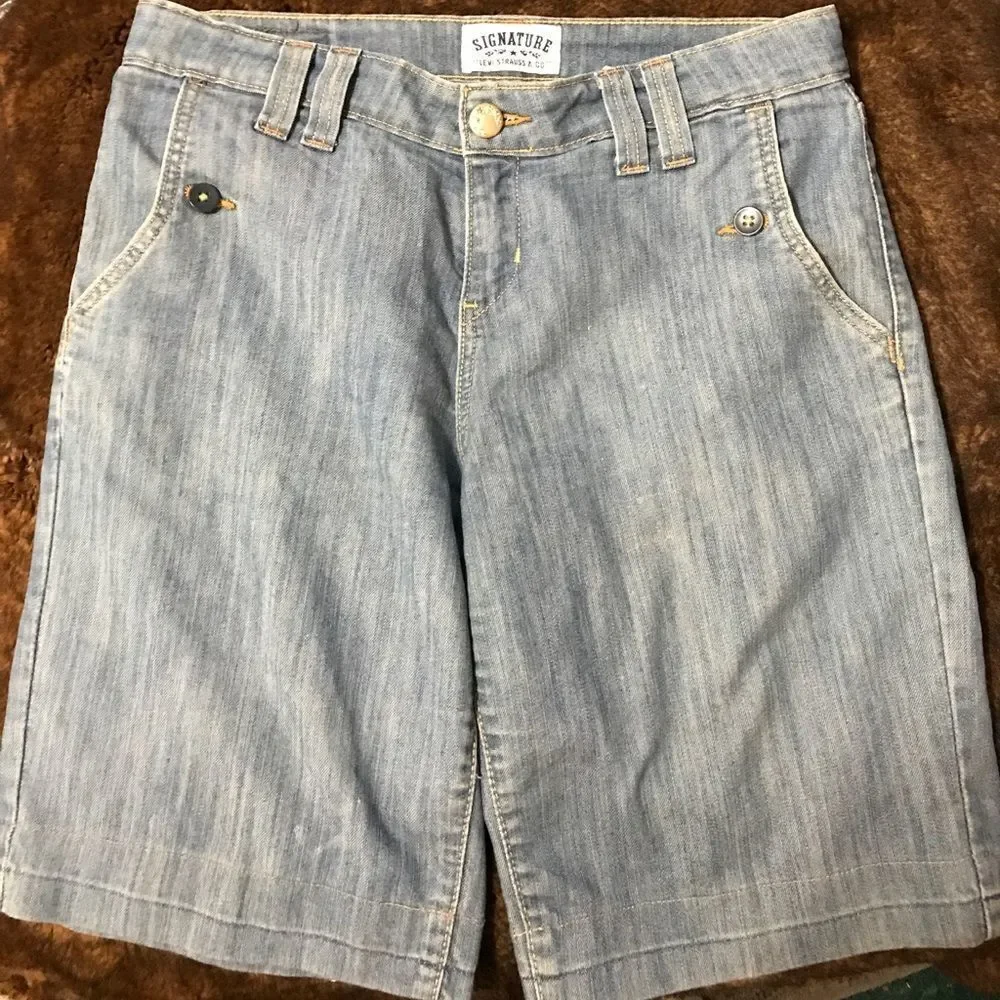 Levi's Signature Denim Shorts - Picture 2 of 6